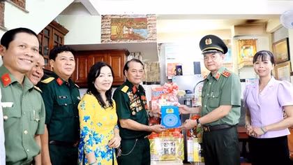 TP Hồ Chí Minh tri ân những người góp công giải phóng miền Nam, thống nhất đất nước