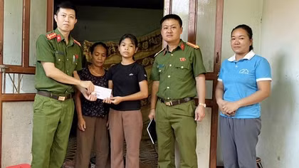 Ấm áp mô hình “Công an xã nuôi em” ở xã Tam Thái