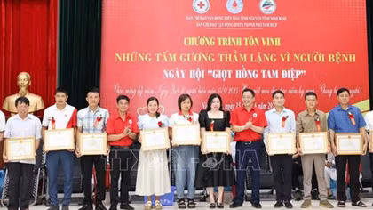 Tôn vinh gần 200 cá nhân, gia đình trong phong trào hiến máu tình nguyện