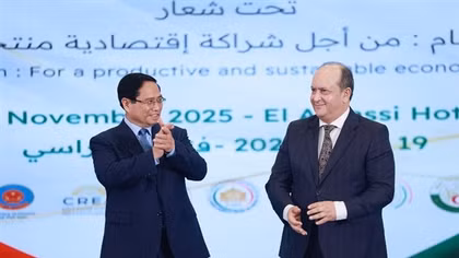 Thủ tướng Phạm Minh Chính và Thủ tướng Algeria cùng dự Diễn đàn kinh tế