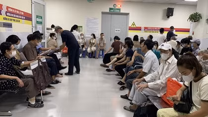 Bài toán nguồn tài chính khổng lồ để miễn viện phí toàn dân