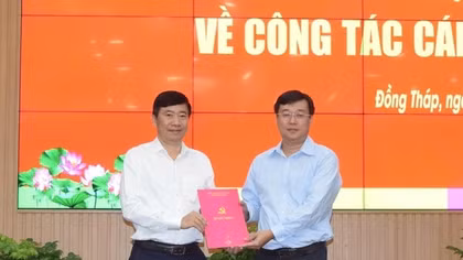 Chủ tịch UBND tỉnh Đồng Tháp nghỉ hưu trước tuổi