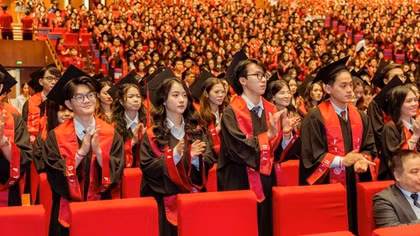 Gần 80% sinh viên Trường ĐH Ngoại thương tốt nghiệp đợt I năm 2025 đạt loại giỏi và xuất sắc