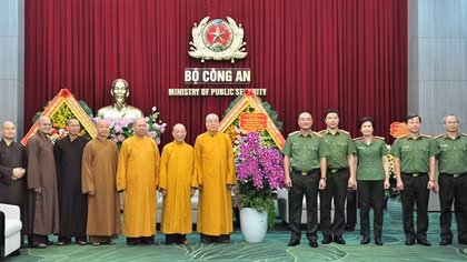 Trung ương Giáo hội Phật giáo Việt Nam chúc mừng 80 năm Ngày truyền thống CAND