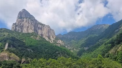 Hùng vĩ Yandang