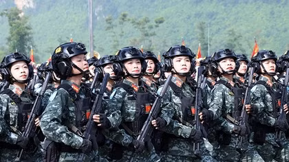Ấn tượng với 43 khối đi tổng hợp luyện diễu binh, diễu hành