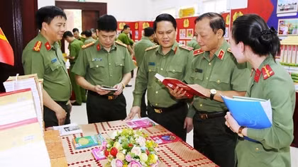 Công an Nghệ An phát động đợt sinh hoạt chính trị đặc biệt