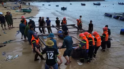 Australia hỗ trợ thêm 800.000 AUD giúp người dân miền Trung hồi phục sau bão, lũ