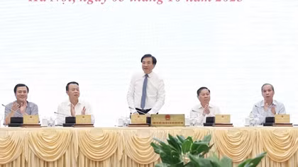 Triển khai thị trường tài sản mã hoá, ngăn chặn lạm thu đầu năm học