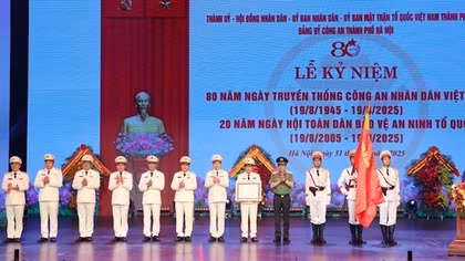 Công an TP Hà Nội đón nhận Huân chương Chiến công hạng Nhất