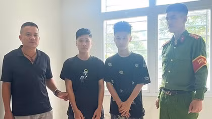 Mâu thuẫn cá nhân, dùng bình xịt hơi cay và súng cao su gây án
