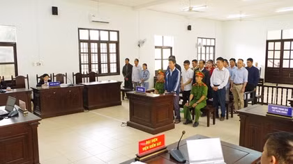 Gây thiệt hại hơn 14 tỷ đồng, 13 bị cáo lĩnh án