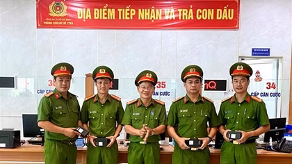 Tổ chức thu hồi - cấp mới con dấu cho cấp xã theo mô hình mới