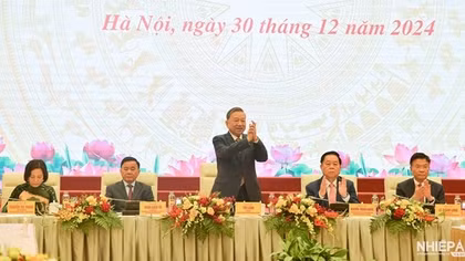 Bay lên cùng dân tộc trong kỷ nguyên mới!