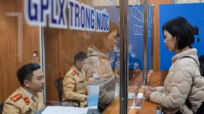 Tham gia giao thông như thế nào khi đang trong thời gian chờ cấp, đổi giấy phép lái xe