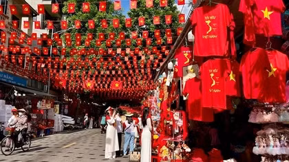 Dù nơi đâu cũng hướng về Tổ quốc