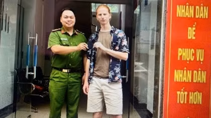 Bắt tài xế taxi cướp giật tài sản của du khách người nước ngoài