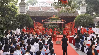 Lắng nghe tiếng vọng kinh kỳ