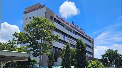 Nhanh trí ngăn cụ ông 71 tuổi chuyển 6,7 tỉ đồng cho nhóm lừa đảo