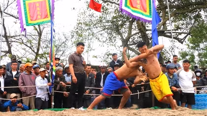 Độc đáo lễ hội đầu xuân ở vùng đất có sông Hương, núi Ngự