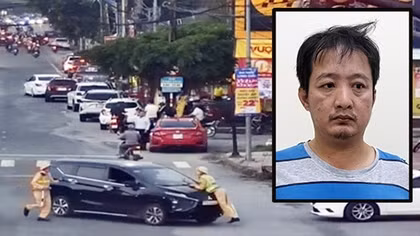 Tạm giữ hình sự đối tượng lao xe ô tô vào cán bộ Công an