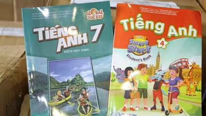 Có kẽ hở trong việc phân phối sách giáo khoa