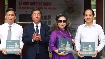 Ra mắt bộ sách “Võ Nguyên Giáp – Vị tướng của nhân dân”