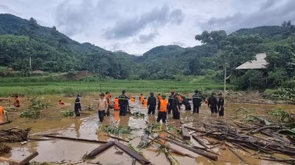 Đề nghị khen thưởng, truy khen nhiều tấm gương dũng cảm quên mình giúp dân