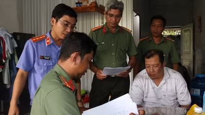 Mua máy in đa năng về phòng trọ sản xuất tiền giả