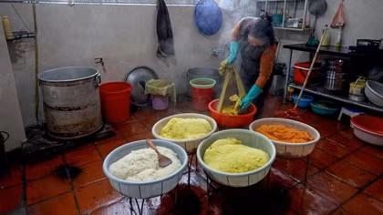 Làng xôi Phú Thượng "ăn ngủ cùng xôi" ngày cận Tết