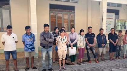 Phá sòng bạc trong nhà hoang do “nữ quái” cầm đầu