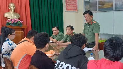 Xử phạt 13 đối tượng bán trái phép tài khoản ngân hàng