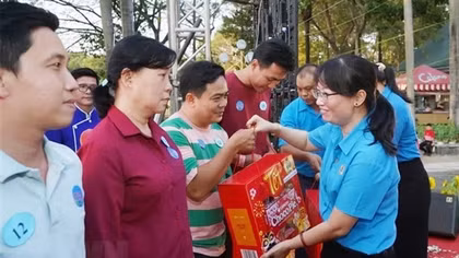 Gần 1.300 tỷ đồng chăm lo Tết cho người dân TP Hồ Chí Minh