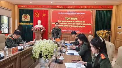 Lan tỏa văn hóa đọc, khích lệ cán bộ, học viên trong CAND đam mê sách