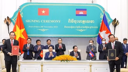 Lãnh đạo cấp cao Việt Nam chúc mừng kỷ niệm 71 năm Quốc khánh Vương quốc Campuchia