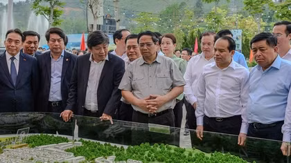 Thủ tướng thăm Cửa khẩu quốc tế Hữu Nghị và kiểm tra một số dự án phát triển kinh tế - xã hội tỉnh Lạng Sơn