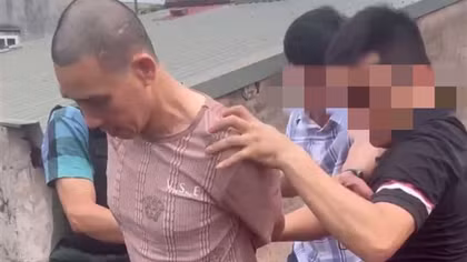 Về nhà mẹ đẻ sau 18 năm lẩn trốn truy nã thì bị bắt giữ