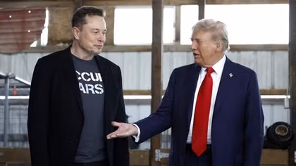Nhân vật đặc biệt xuất hiện trong cuộc điện đàm giữa ông Trump và ông Zelensky