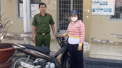 Người dân cảm động khi nhận lại xe bị mất trộm