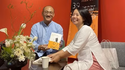 Phan Đăng: "Thơ rơi lên tôi - kìa, trời đang chuyển dạ"
