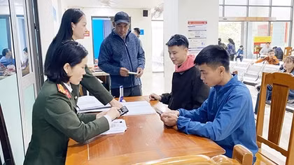 Ghi ở Trung tâm hành chính công Công an Thanh Hóa những ngày đầu năm