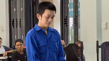 Người đàn ông dùng xăng đốt chết tình nhân lĩnh 20 năm tù