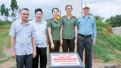 Ngọt lành mạch nước những giếng khoan do Công an vận động xây lắp tặng đồng bào