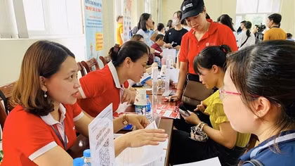 Hơn 1.800 chỉ tiêu tuyển dụng, tuyển sinh tại phiên giao dịch việc làm huyện Mê Linh