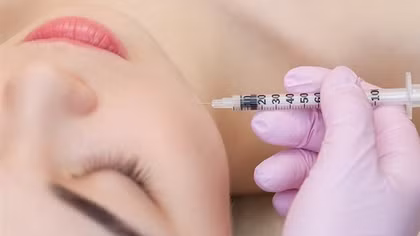 Tiêm filler làm đẹp, một thiếu phụ bị biến chứng nghiêm trọng