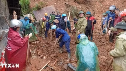 Thủ tướng: Khẩn trương cung cấp lương thực, nhu yếu phẩm cho dân vùng bị cô lập