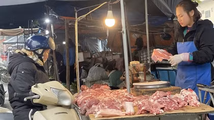 Thịt và gạo cùng tăng giá trong tháng 2