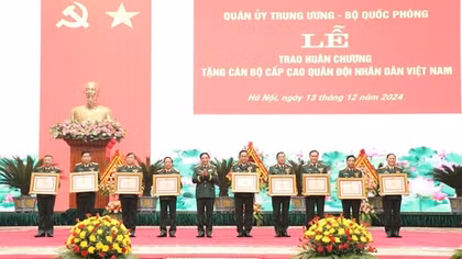 Quân ủy Trung ương, Bộ Quốc phòng tổ chức Lễ trao huân chương tặng cán bộ cấp cao QĐND Việt Nam