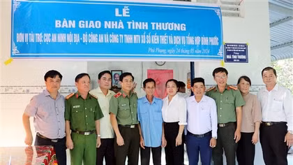 Cục An ninh nội địa tặng 4 căn nhà cho gia đình chính sách, hộ khó khăn