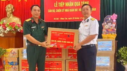 Tân Hiệp Phát cùng Truyền hình Quân đội chăm lo đời sống chiến sỹ hải quân trước thềm năm mới